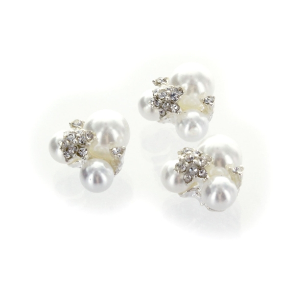 Studded Pearl Trio Embellishment Center